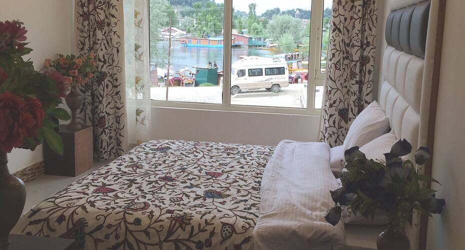 Hotel Peace Palace, Srinagar 2